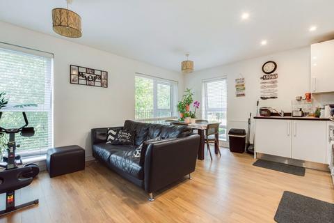 Alcock Crescent, Crayford DA1 2 bed apartment for sale