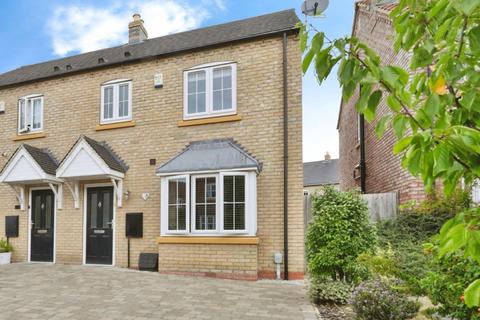 Westfields Drive, Beverley, HU17 8ED 3 bed semi