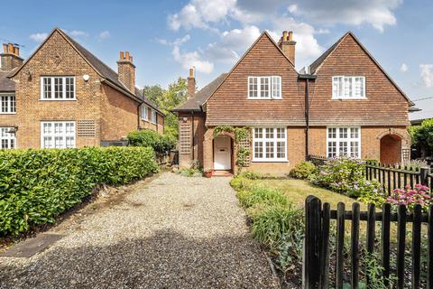 Beaverwood Road, Chislehurst 3 bed semi
