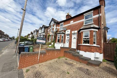 Gordon Road, High Wycombe HP13 3 bed end of terrace house for sale