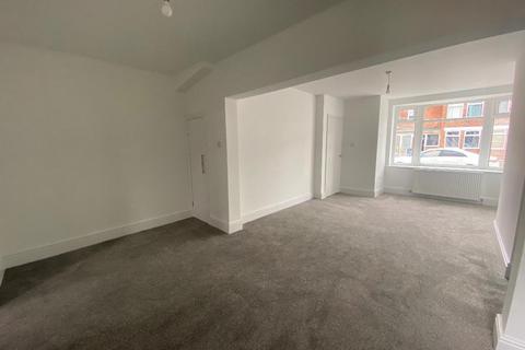 Westfield Road, Hull, HU4 6EE 3 bed terraced house for sale