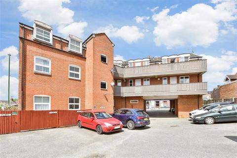 Foxhill Court, Haywards Heath RH16 1 bed flat for sale