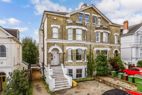 22 Queens Road, Tunbridge Wells TN4 Studio for sale