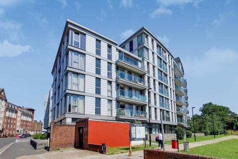 Seager Place, Deptford, London, SE8 3 bed flat for sale