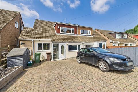 Marling Crescent, Stroud... 3 bed semi