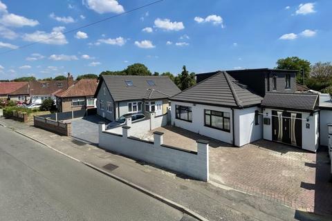 Green Lane, Uxbridge, UB8 7 bed detached bungalow for sale