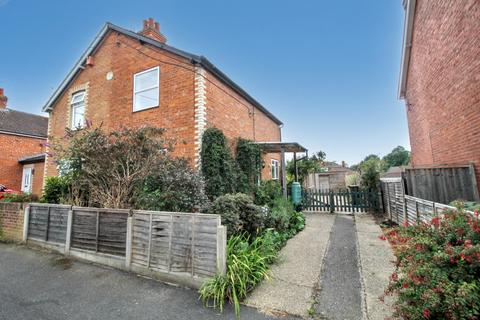 Highfield Road,  Farnborough, GU14 2 bed semi