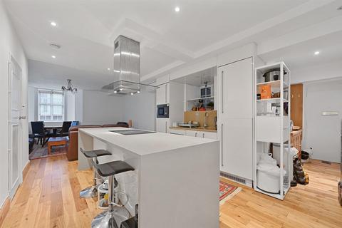 Eyre Court, 1 Finchley Road 2 bed apartment for sale