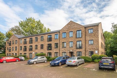 Crown Mill, Mitcham, CR4 2 bed flat for sale