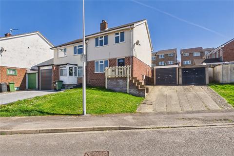 Sycamore Rise, Newbury, Berkshire, RG14 3 bed semi