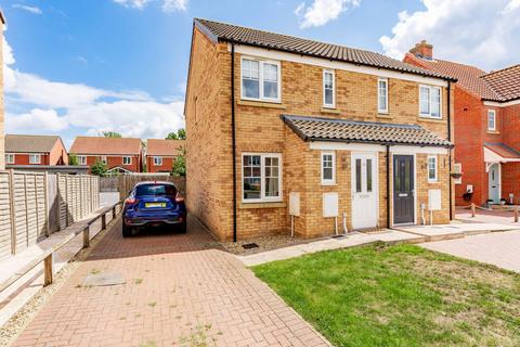 2 bedroom semi-detached house for sale