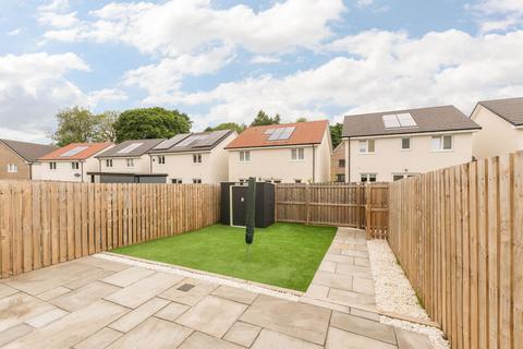 Kaims Crescent, Livingston Village... 3 bed house for sale