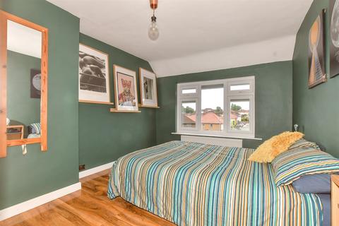 Burgess Road, Aylesham, Canterbury, Kent 3 bed semi