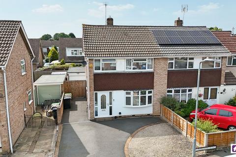 Tyringham Road, Wigston, LE18 3 bed semi
