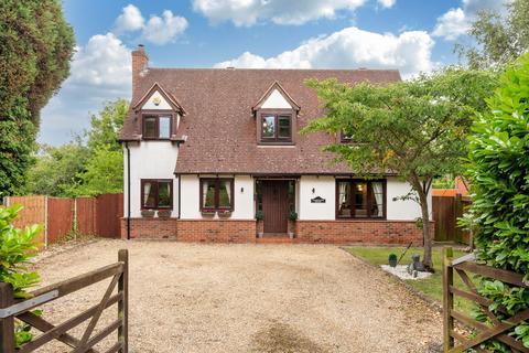 Spoonmans Lane, Stowmarket, IP14 4 bed detached house for sale
