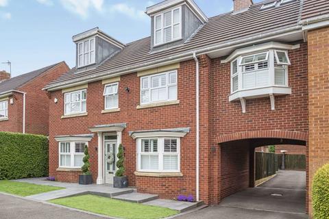 Hunts Field Close, Lymm, WA13 6 bed detached house for sale