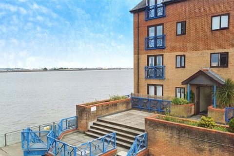 West Street, Kent DA11 2 bed flat for sale