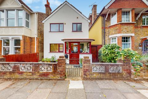 Cowper Road, London W7 3 bed detached house for sale