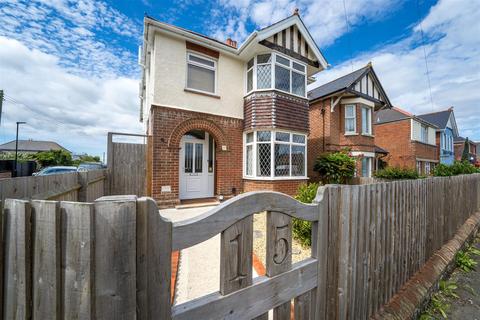 Worsley Road, Gurnard PO31 3 bed detached house for sale