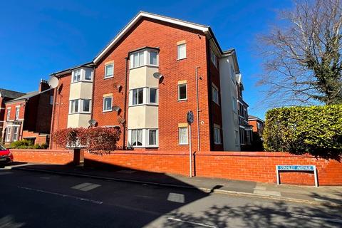 122 Liverpool Road, Southport PR8 2 bed flat for sale