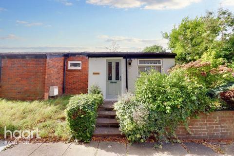 Little Oxcroft, Basildon 2 bed terraced house for sale