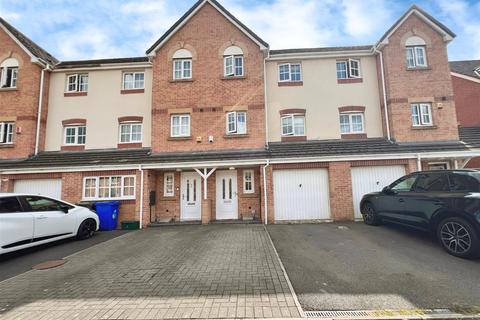3 bedroom town house for sale