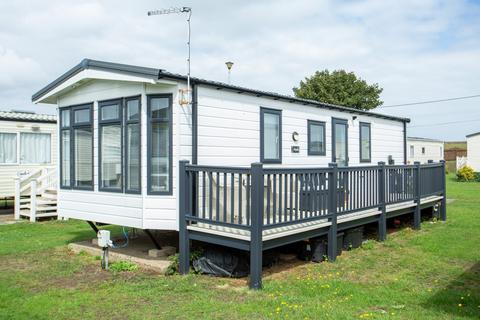 Faversham Road, Seasalter... 2 bed detached house for sale