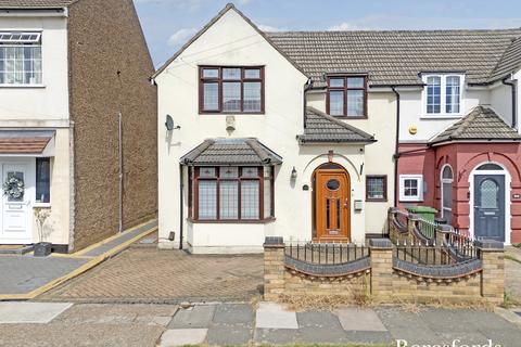 Willow Street, Romford, RM7 3 bed end of terrace house for sale