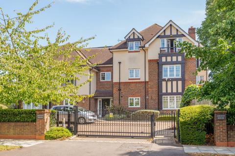 The Avenue, Hatch End, Pinner 2 bed apartment for sale