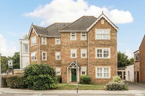 Surbiton Road, Kingston Upon Thames KT1 2 bed flat for sale