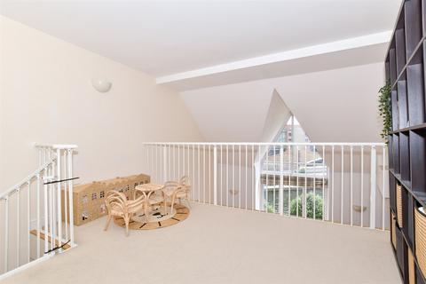 Scotney Gardens, Maidstone ME16 2 bed apartment for sale