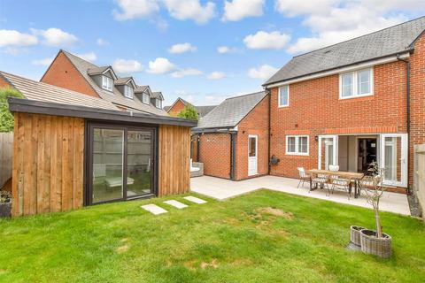 Sandpiper Road, Chichester, West Sussex 3 bed semi
