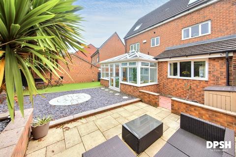 Waggon Road, Leeds 4 bed detached house for sale