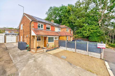 Broomleys, Hertfordshire AL4 3 bed semi