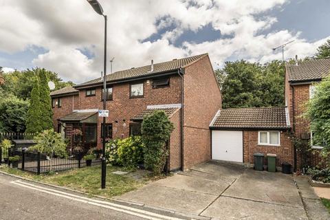Fleetwood Close, London E16 2 bed house for sale
