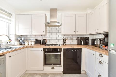 Linnet Close, Littlehampton BN17 2 bed terraced house for sale