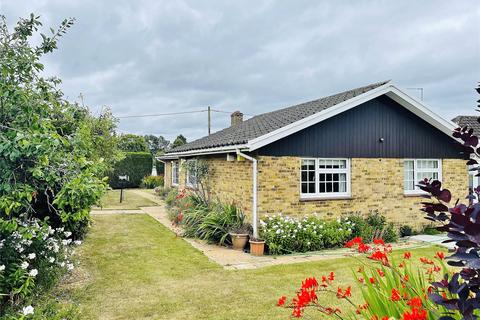Commonfields, Woking GU24 3 bed bungalow for sale
