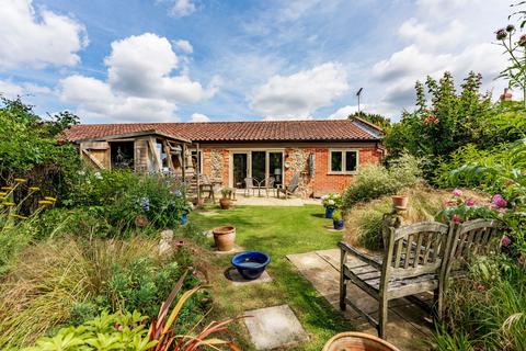 2 bedroom semi-detached bungalow for sale