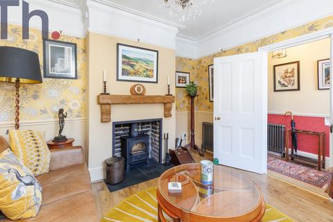 Newport PO30 3 bed terraced house for sale