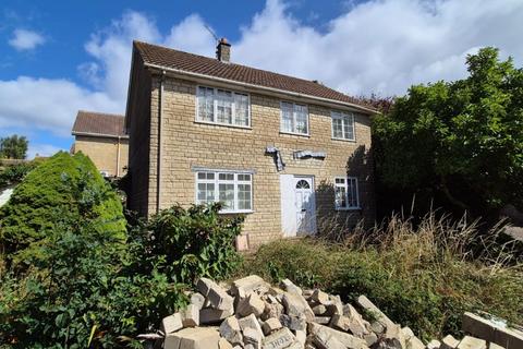 7 St. Martins Park, Marshfield... 4 bed detached house for sale