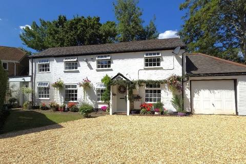 2 High Street, West End, Southampton 3 bed cottage for sale