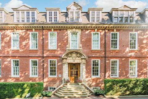 Coleridge Gardens, London SW10 2 bed flat for sale