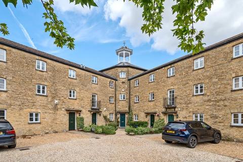 Chipping Norton,  Oxfordshire,  OX7 2 bed townhouse for sale