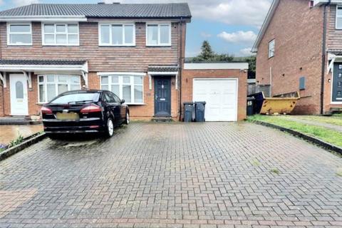 Marsh End, Birmingham, West Midlands... 3 bed semi