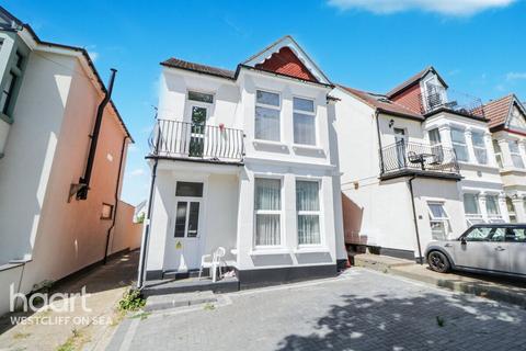 Grosvenor Road, Westcliff