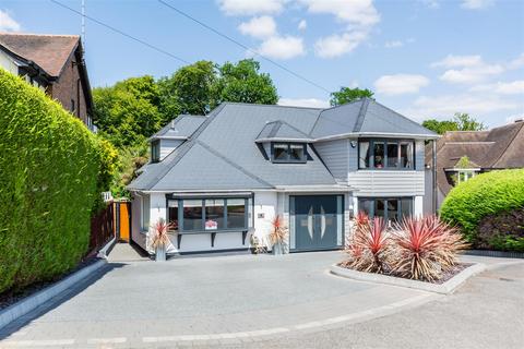 *SIGNATURE HOME* Hillwood Close... 4 bed detached house for sale