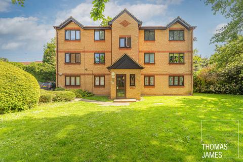 Woodfield Close, Enfield, EN1 1 bed flat for sale