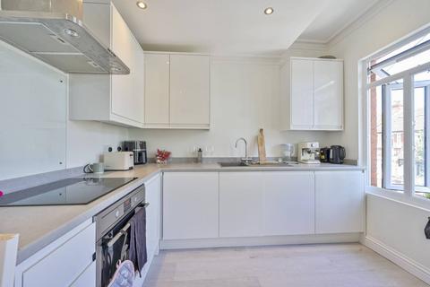 Oxford Avenue, Wimbledon, London, SW20 2 bed flat for sale