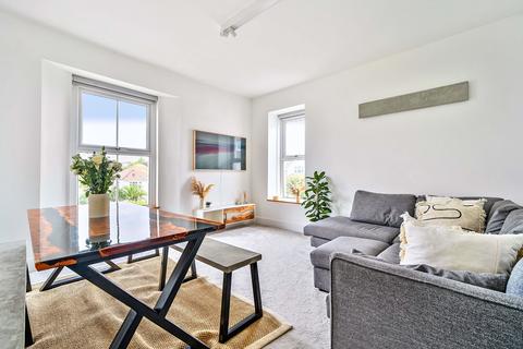 Gyllyngvase Road, Falmouth, Cornwall 3 bed flat for sale