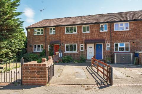 Credon Road, London, SE16 3 bed terraced house for sale